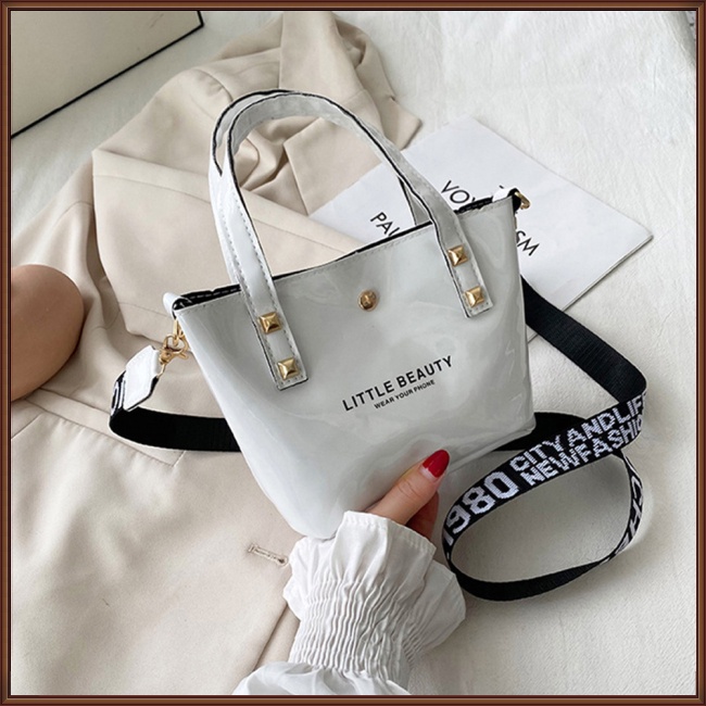 Túi Đeo Chéo Vai Bằng Da Nhân Tạo In Chữ Có Khóa Nam Châm Dành Cho Nữ