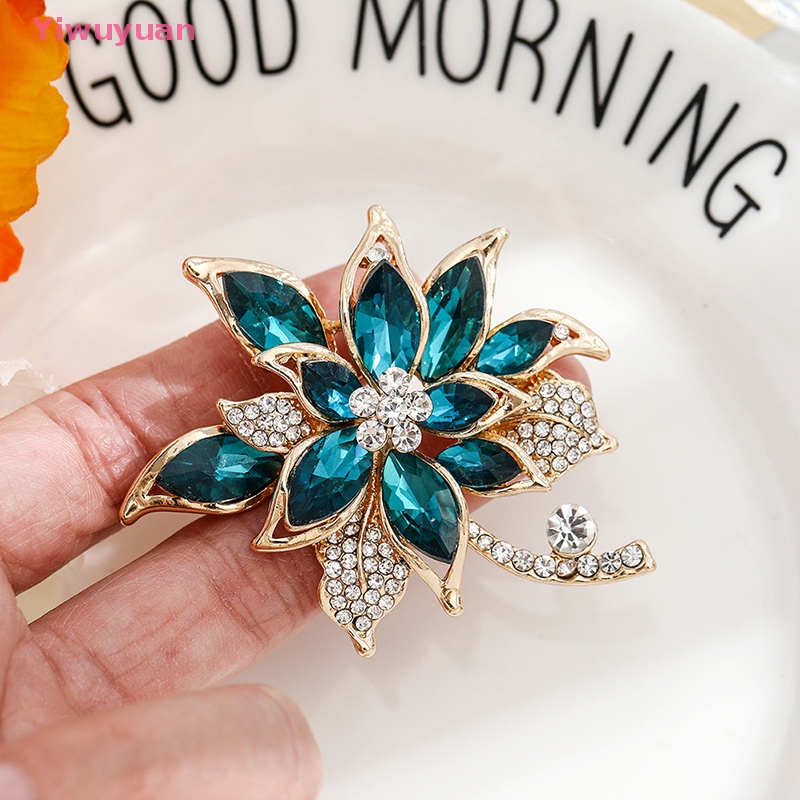 < Yiwuyuan > Ghim Cài Áo Khoác / Khăn Choàng / Mũ Hình Hoa Đính Đá Zircon Thanh Lịch Thời Trang Phù Hợp Với