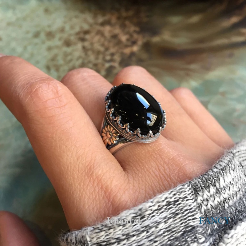 Nhẫn Mạ Vàng 18K Đính Đá Mã Não Tự Nhiên Hai Tông Màu Đen Phong Cách Quý Ông