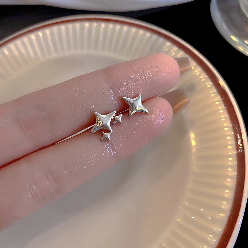Khuyên Tai Hợp Kim Hình Ngôi Sao / Đám Mây Rỗng Thời Trang