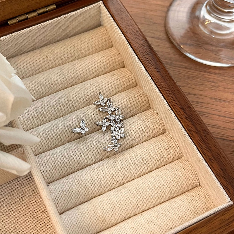 Khuyên Kẹp Vành Tai Không Cần Bất Đối Xứng Hình Bướm Đính Đá Thời Trang