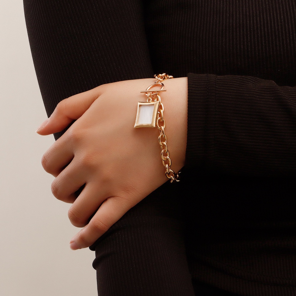 Vòng Tay Dây Xích Dày Mặt Vuông Màu Trắng Khóa Hình Trụ Đơn Giản Trang Trí Hình Trái Tim Dành Cho Bạn Gái Ins