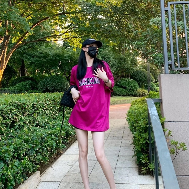 Áo Thun Tay Ngắn Dáng Rộng Thêu Họa Tiết Kiểu Cổ Điển Chất Lượng Cao