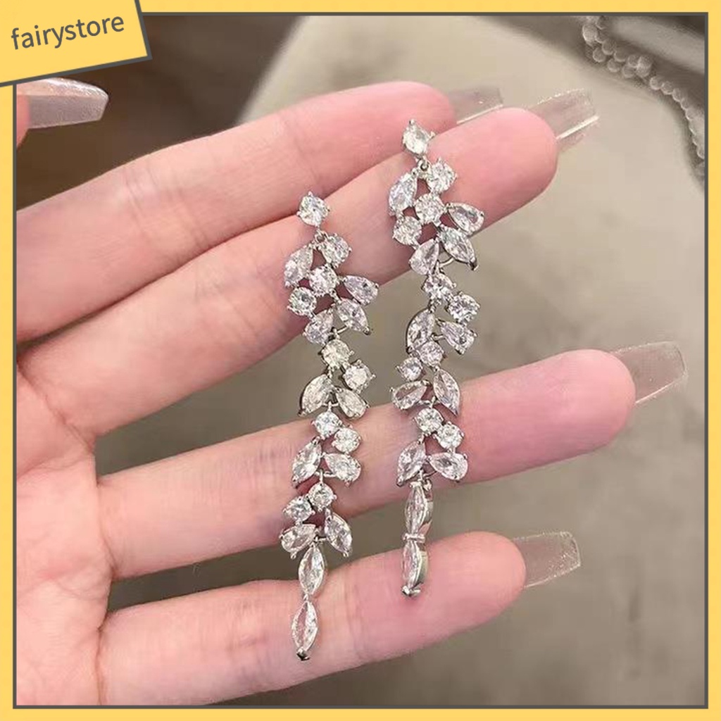 1 Đôi Bông Tai Dáng Dài Hình Chiếc Lá Đính Đá Phong Cách Hàn Quốc