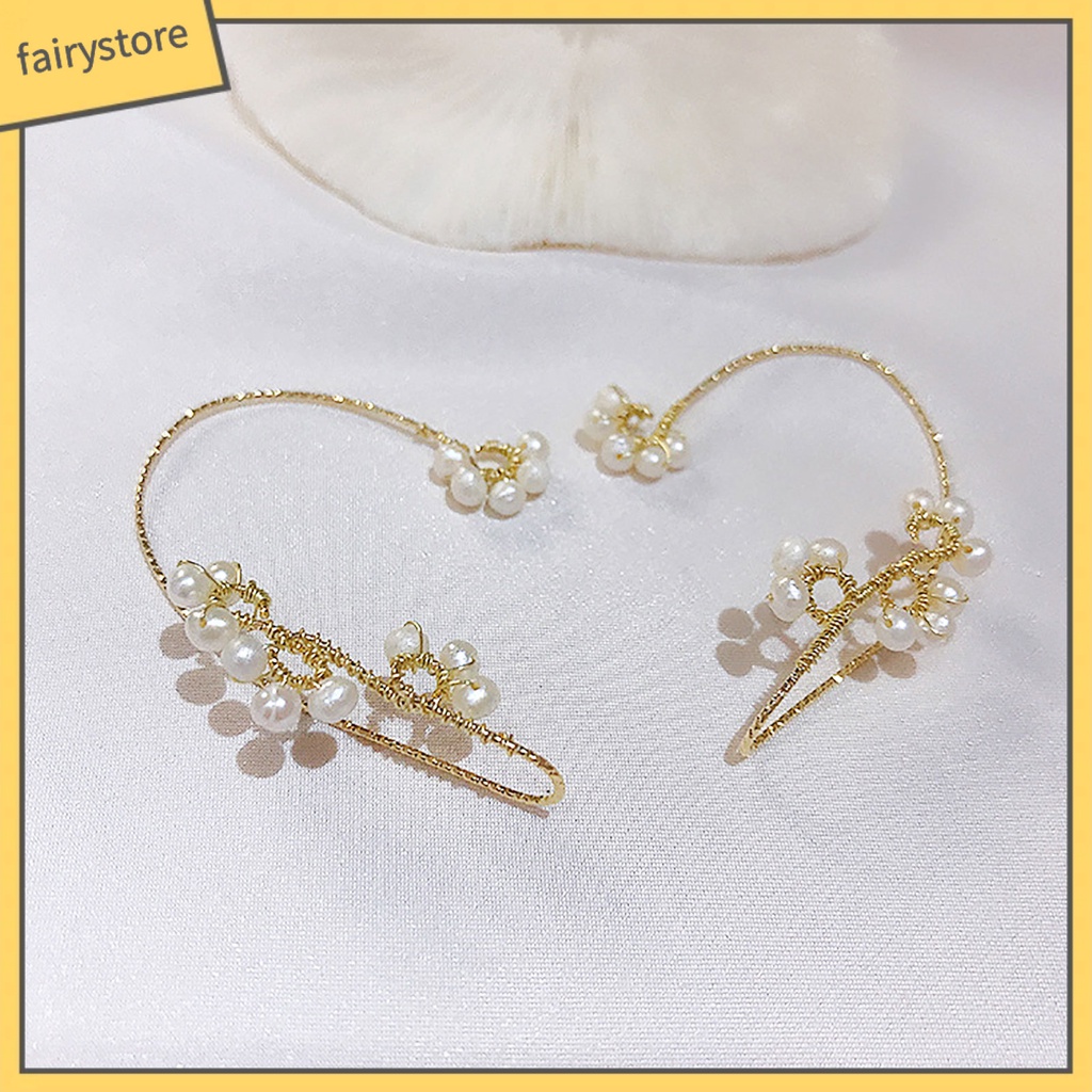 1 Khuyên Vành Tai Hình Bông Hoa Đính Ngọc Trai Nhân Tạo Thời Trang