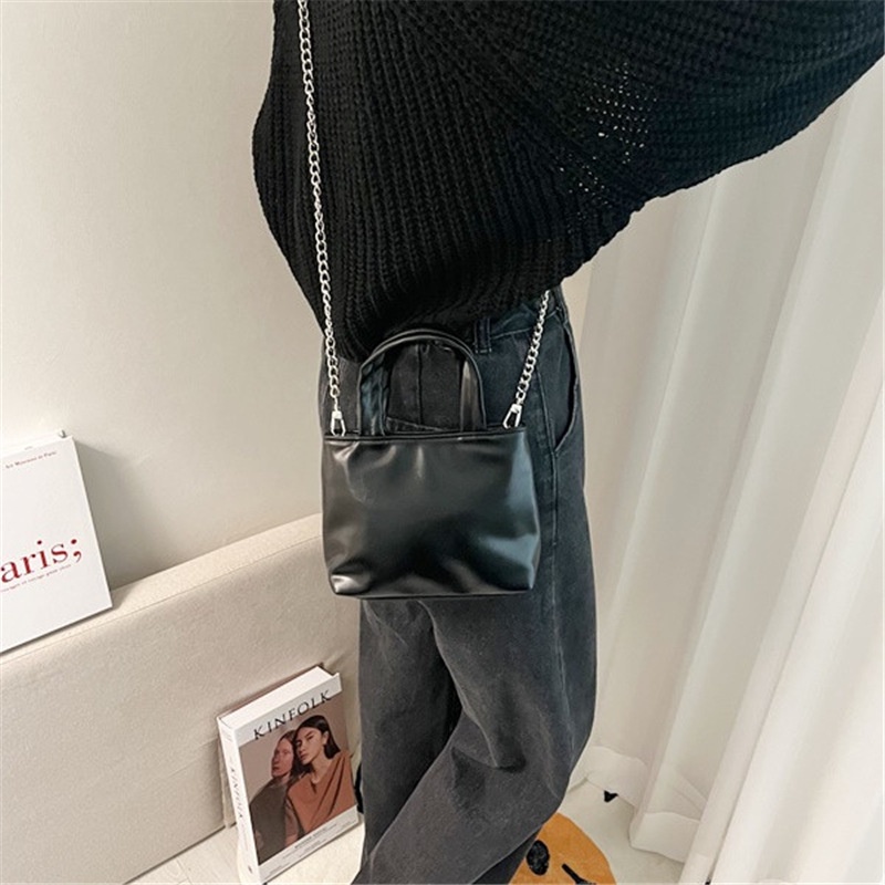 Túi Xách Đeo Vai Phối Dây Xích Màu Bạc Phong Cách Thời Trang Hàn Quốc