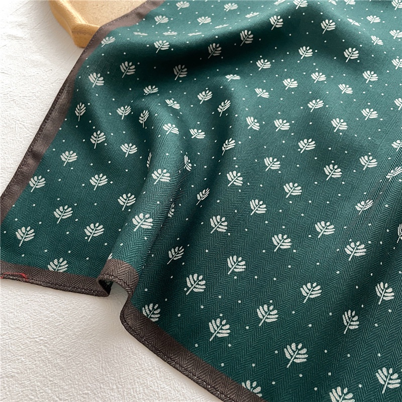 Khăn Choàng Cổ Nhung Hình Vuông 65X65Cm Màu Xanh Lá Đậm Thời Trang