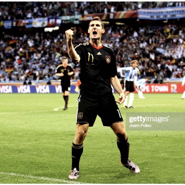 Áo Thun Bóng Đá Đức 2010 Phong Cách Retro Size S-2XL#8 Ozil, OZIL, OZIL, #11 Klose KLOSE, KLOSE, KLOSE,#13 Dép MULLER, MULLER, MULLER,#18 Đồ Chơi Nhân Vật KROOS KROOS Trong Phim Hoạt Hình "KROOS"