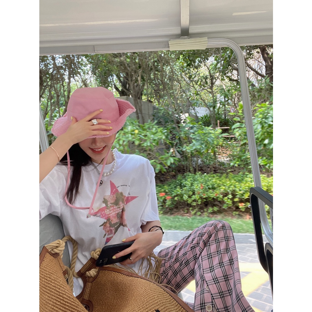 Jacquemus Mũ Bucket Có Nhãn Kim Loại Thời Trang Hàn Quốc