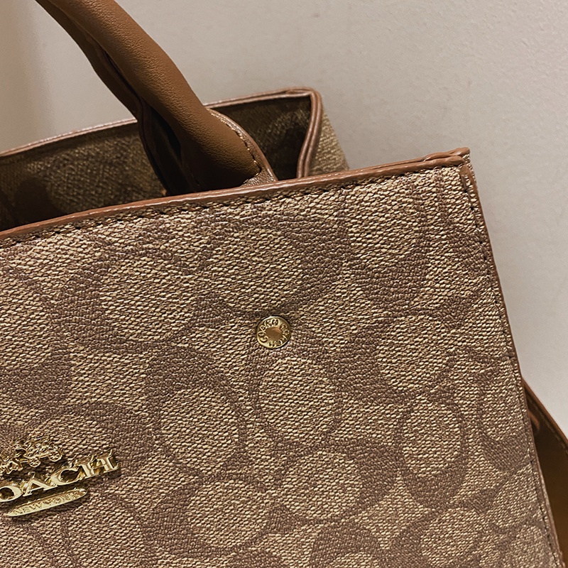 Túi Xách Nữ Coach đeo Chéo Da Thật Đẳng Cấp Làm Quà Biếu, Quà Tặng, Sinh Nhật 2023