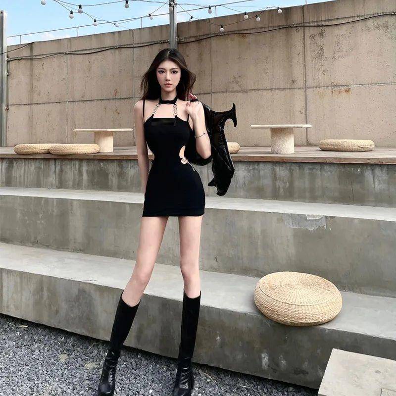 Đầm Ôm Hông Không Tay Khoét Lỗ Màu Đen Thời Trang Mùa Hè Cao Cấp Dành Cho Bạn Nữ