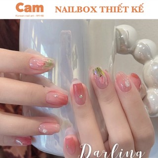 Nailbox thiết kế gắn charm kim loại bạc mix nhũ bling bling