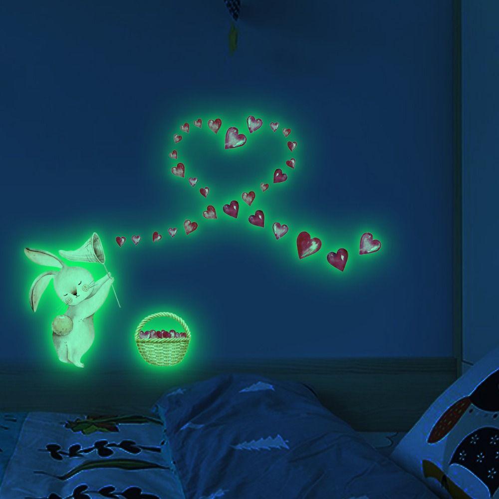 Miếng Dán Tường Hình Trái Tim Màu Hồng Dạ Quang Trang Trí Phòng Ngủ / Phòng Khách