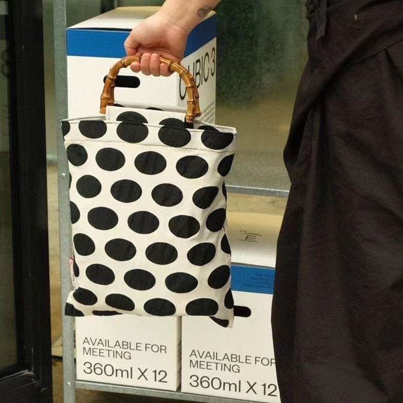 Túi Xách Tay Bằng Tre Họa Tiết Chấm Bi Màu Đen Phong Cách pop Cổ Điển Thời Trang Cho Nữ