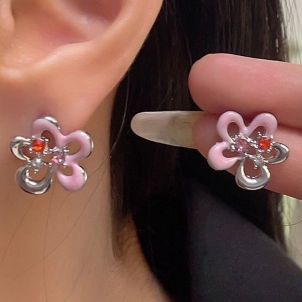 Khuyên Tai Hình Hoa Tương Phản Phong Cách Hàn Quốc Đơn Giản Sang Trọng Cho Nữ