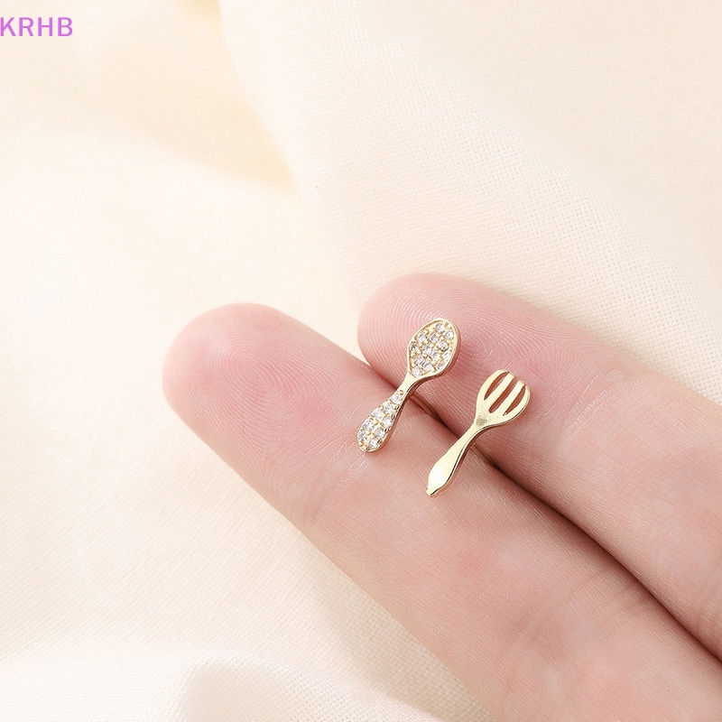 Khuyên Tai Hình Nĩa Đính Đá Pha Lê Mini Đơn Giản Cá Tính Dành Cho Nữ Mới