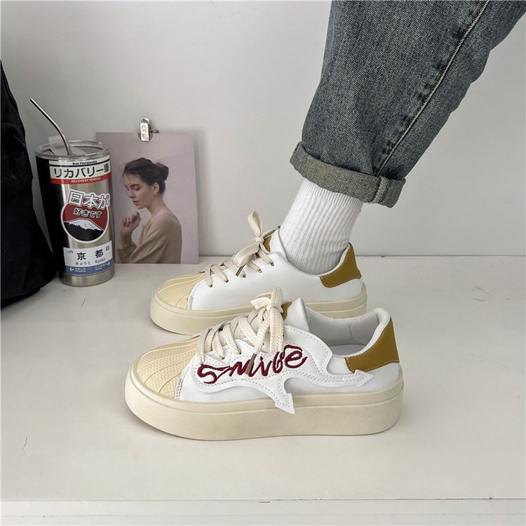 Giày Thể Thao Vải Bạt Mũi Vỏ Sò Thêu Chữ Phong Cách Hong Kong Cho Nữ