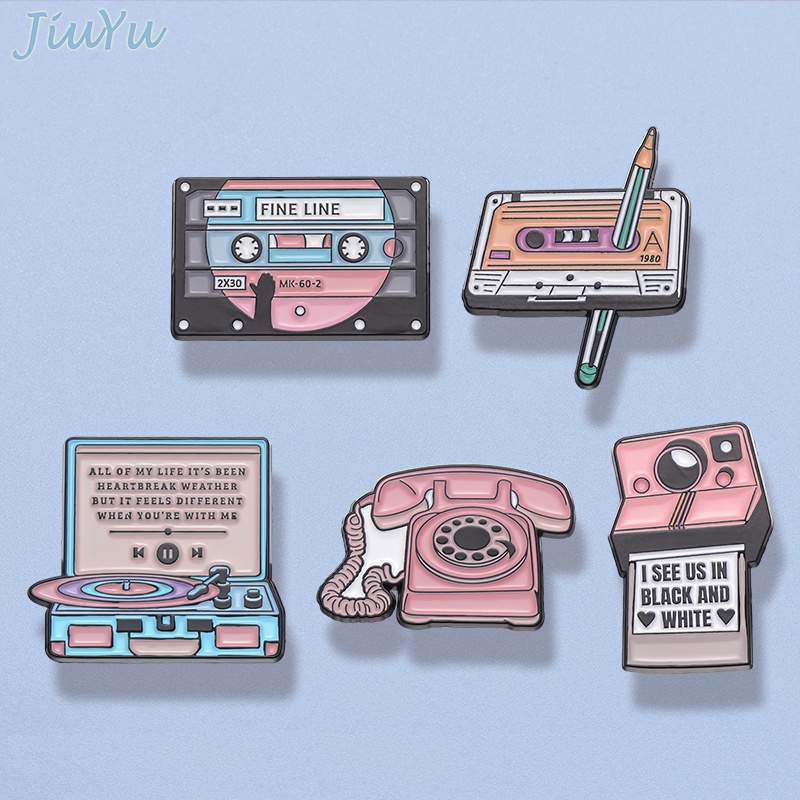 Ghim Cài Áo Hình Máy Ảnh Ghi Âm Phát Nhạc Độc Đáo