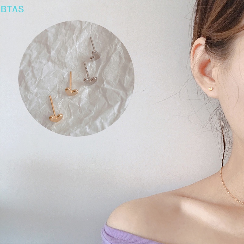 1 Đôi Bông Tai Hình Trái Tim Mini Màu Vàng / Bạc Phong Cách Hàn Quốc Thời Trang Cho Nữ