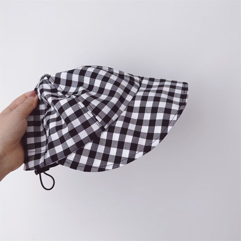 Mũ Bucket Vành Mềm Mại Họa Tiết Dâu Tây Và Lưỡi Vịt Cá Tính Cho Bé Gái