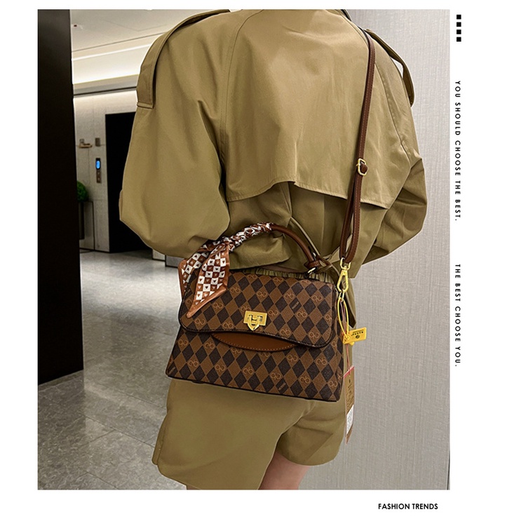 Túi xách in thời trang high-grade light luxury crossbody bag shoulder bag