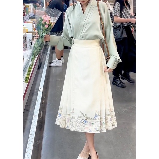 Set Áo Thun Ngắn Tay + Chân Váy Hai Dây Phong Cách Trẻ Trung Dành Cho Nữ