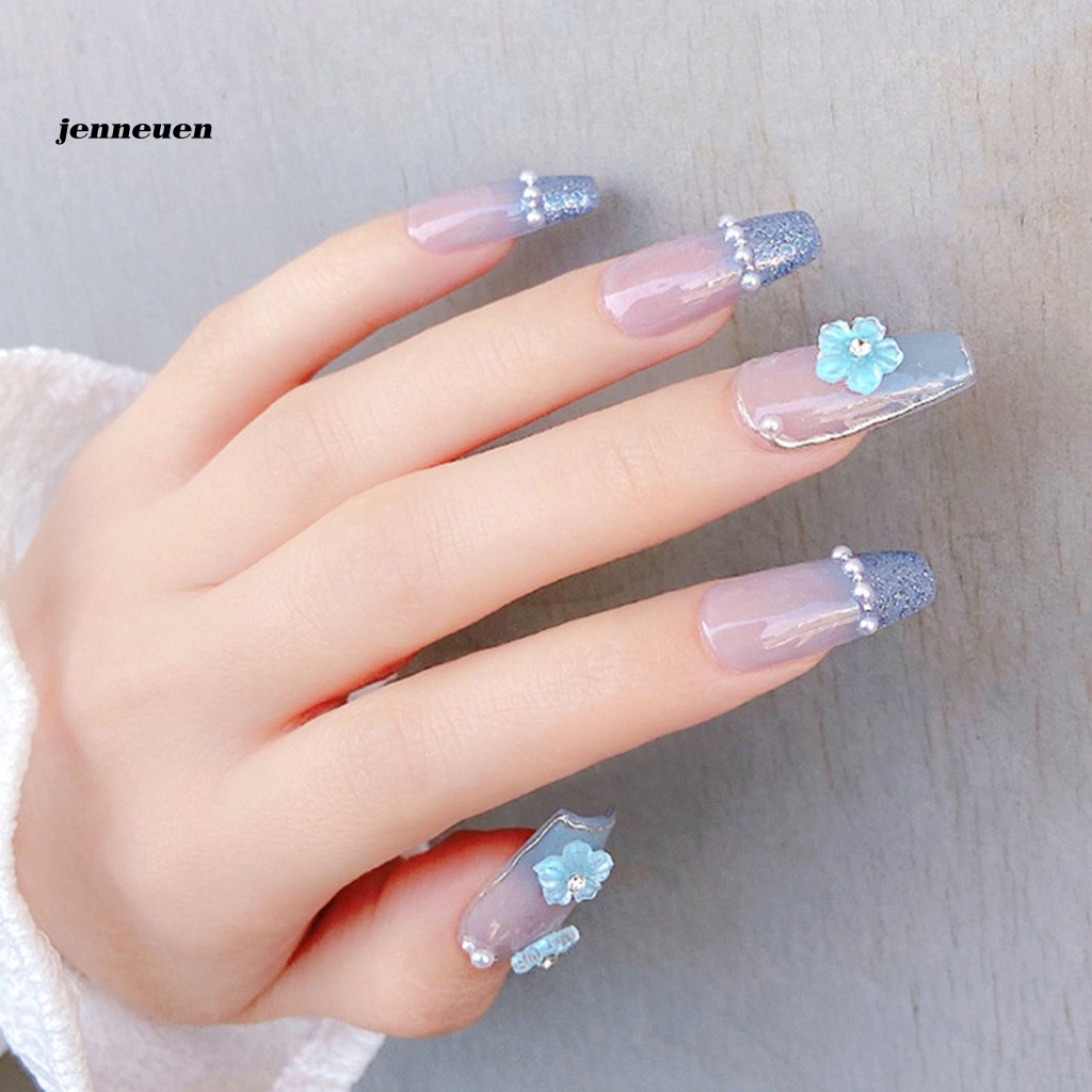 Set 30 Phụ Kiện Trang Trí Móng Tay / Điện Thoại Họa Tiết Hoa 3D Xinh Xắn