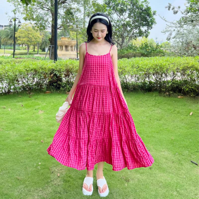 Váy Babydoll thiết kế 3 tầng họa tiết kẻ xinh xắn, chất liệụ thô phù hợp mùa hè