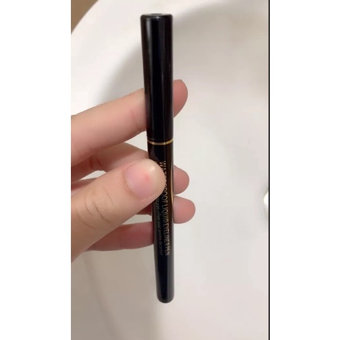 Bút kẻ mắt Lameila Nét Mảnh Lâu Trôi ngòi thanh gọn và đường kẻ sắc nét