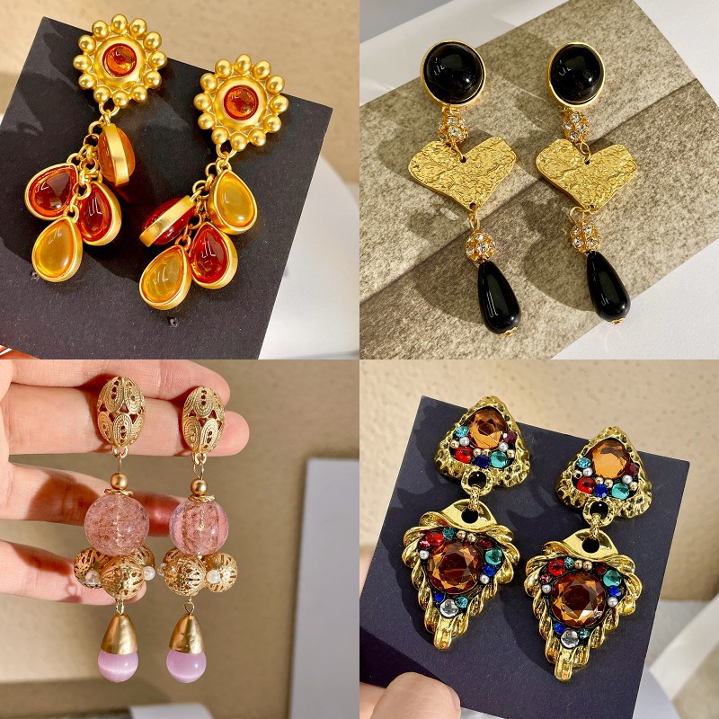 1 Cặp Bông Tai Hình Trái Tim Đính Đá Kim Cương Đen Sang Trọng Phong Cách Thời Trung Cổ