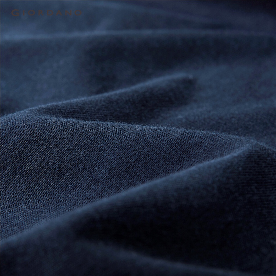 Áo thun cotton GIORDANO 13023203 tay ngắn cổ tròn thêu họa tiết cho nam