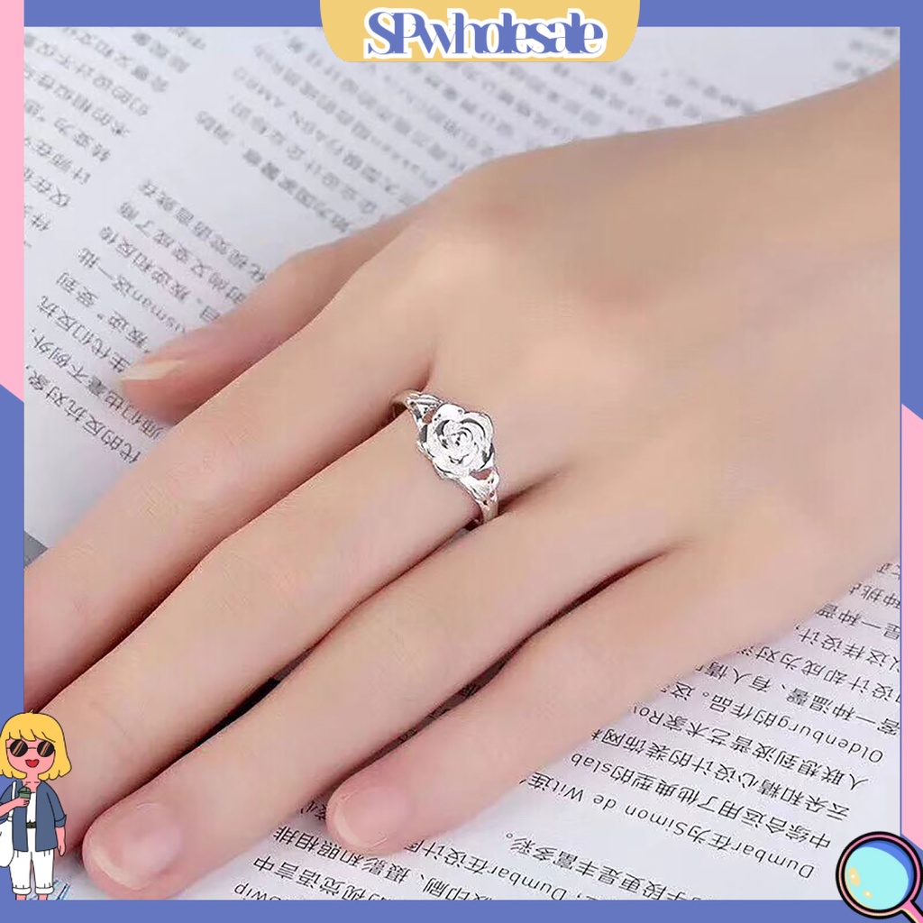 <SPwholesale> Nhẫn Đính Hôn Bằng Đồng Mạ Bạc Khắc Họa Tiết Hoa Hồng Màu Sắc Cổ Điển Dành Cho Nữ