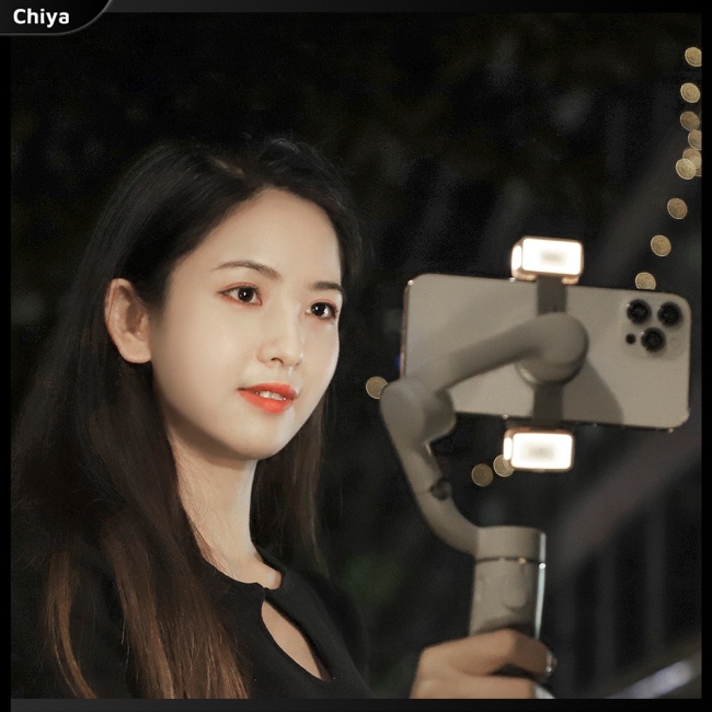 Đèn Kẹp Điện Thoại Mini L375 2 Chiều Mềm Mại Có Thể Điều Chỉnh Độ Sáng 3 Màu Kèm Hộp Sạc