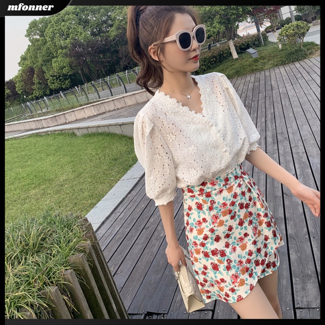 Áo Kiểu Tay Phồng Cổ Chữ V Phối Ren Phong Cách Retro