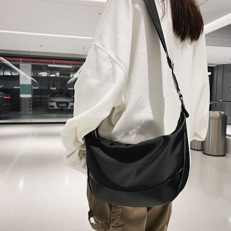 Túi Đeo Chéo &amp; Đeo Vai Bằng Nylon Màu Đen Đơn Giản Thời Trang Hàn Quốc Nhật Bản &amp; Hobo Cho Nữ