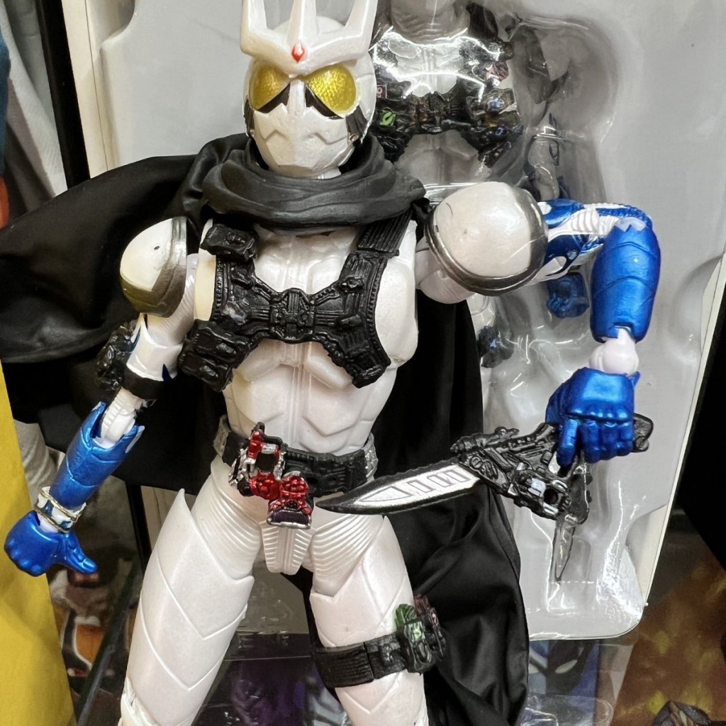 Yzs Tượng Điêu Khắc Xương Thật Mặt Quỷ Trắng Kamen Rider Có Thể Chuyển Động Chất Lượng Cao