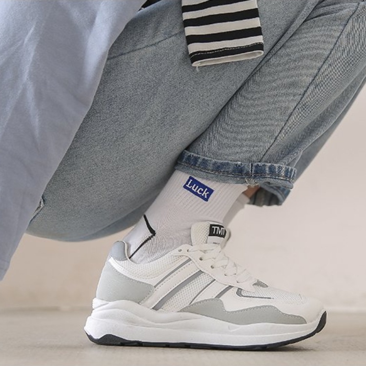 Giày Thể Thao Đế Cao Su Mềm Dày Dặn Siêu Nhẹ Phối Màu Thời Trang Cho Nữ