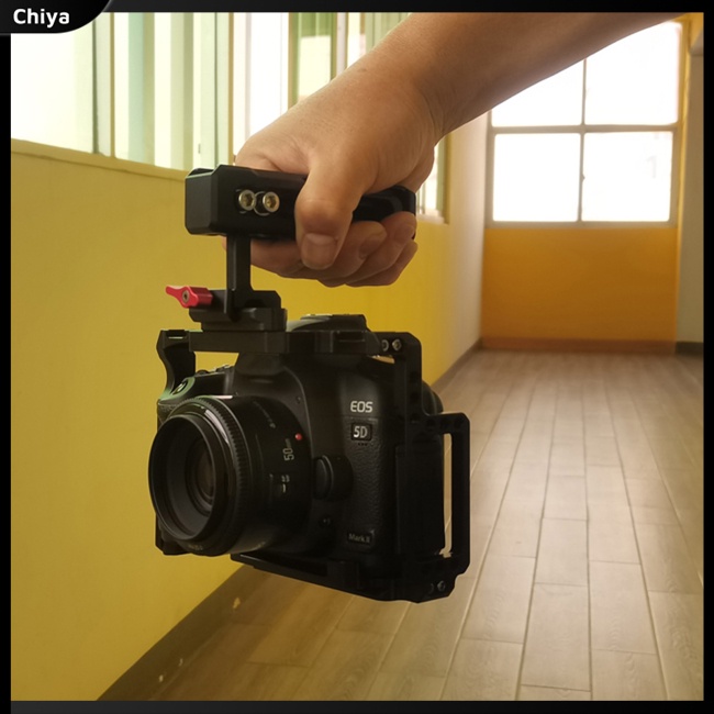 Tay Cầm Gắn Lồng Máy Ảnh Xoay 360 Độ Giao Diện Giày Lạnh Tiện Dụng