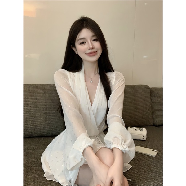 Đầm chiffon Tay Dài Màu Trắng Phối Bèo Xinh Xắn Thời Trang Dành Cho Nữ