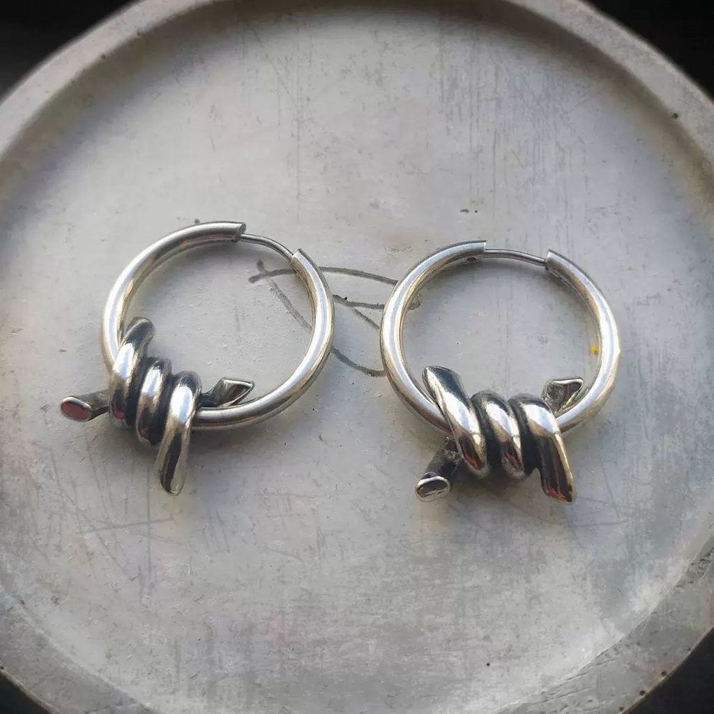 Khuyên Tai Hình Thorn Độc Đáo Phong Cách Punk