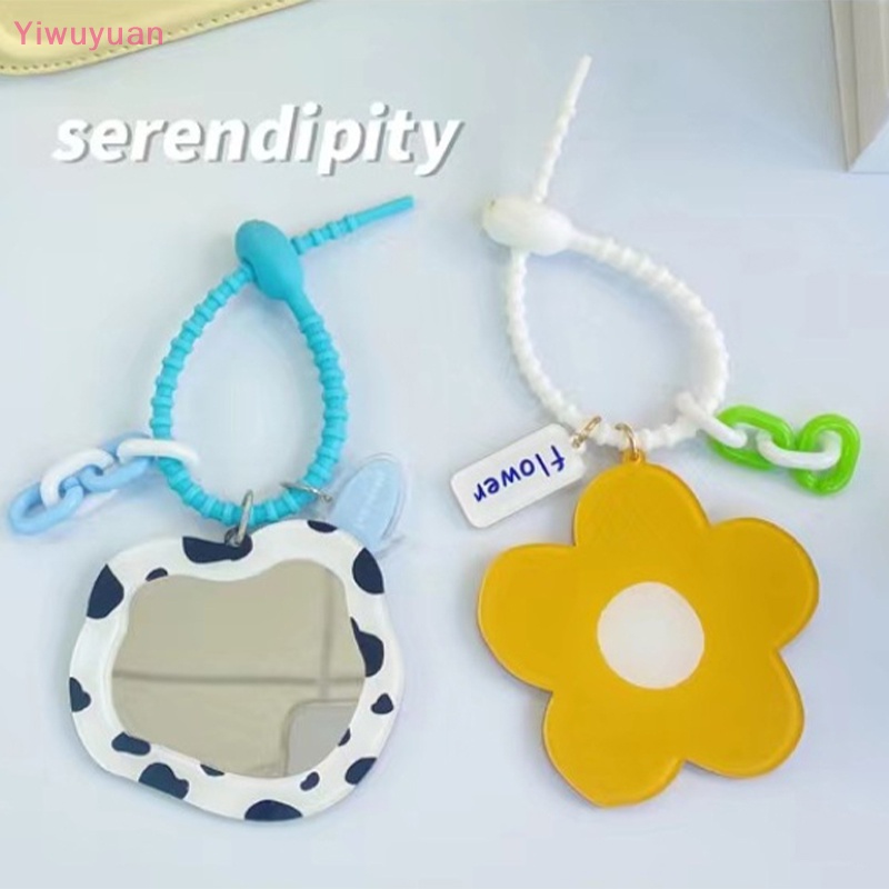 Gương Trang Điểm Nhỏ Hình Hoa Tulip Kèm Móc Khóa Dễ Thương Cho Nữ