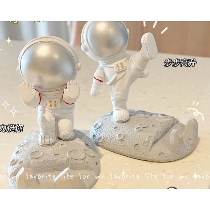 GIÁ ĐỠ ĐIỆN THOẠI PHI HÀNH GIA SIÊU ĐÁNG YÊU VÀ TIỆN LỢI.