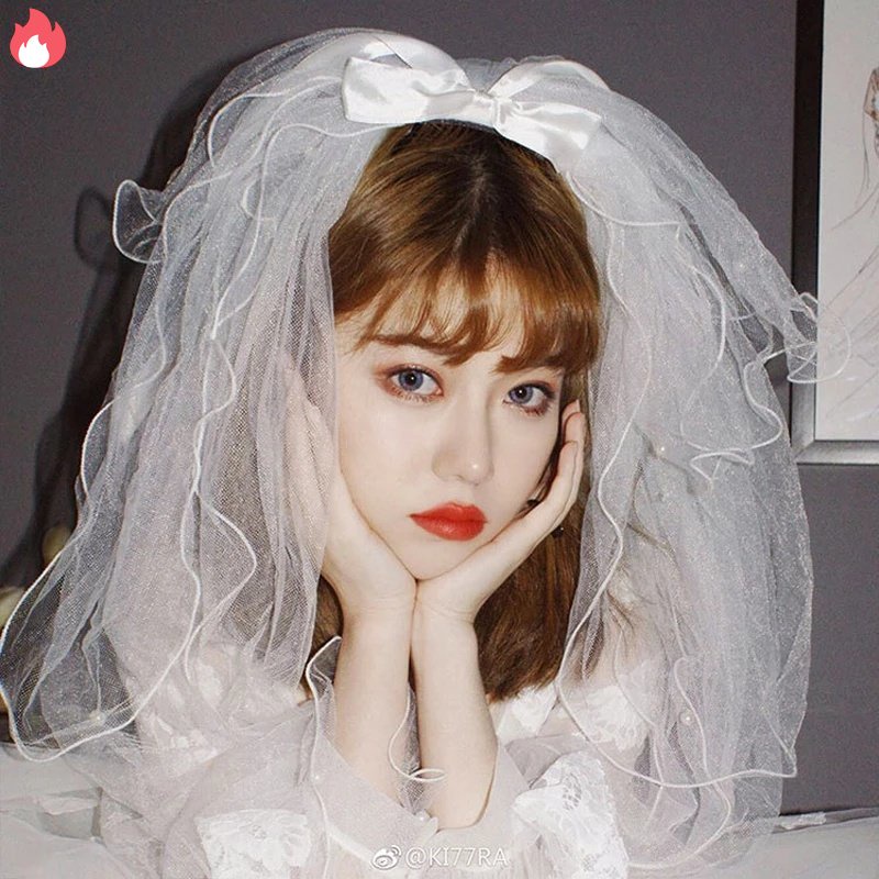 Khăn Choàng Voan 1 / 2 Lớp Đính Hạt Ngọc Trai Xinh Xắn