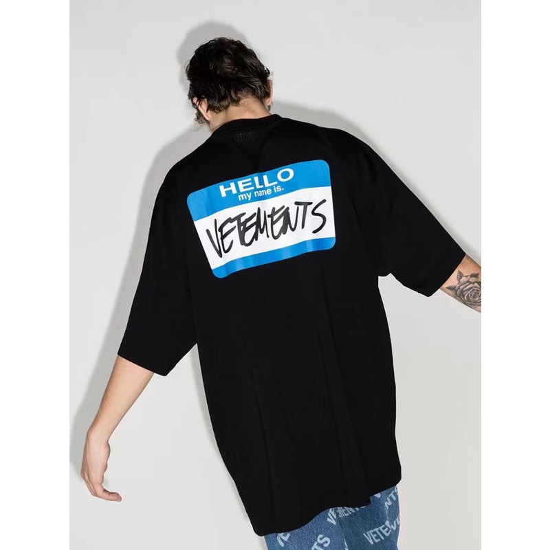 Vetements Áo Thun cotton Tay Ngắn Cổ Tròn In LOGO Chữ Trước Và Sau Thời Trang Cho Nam Và Nữ