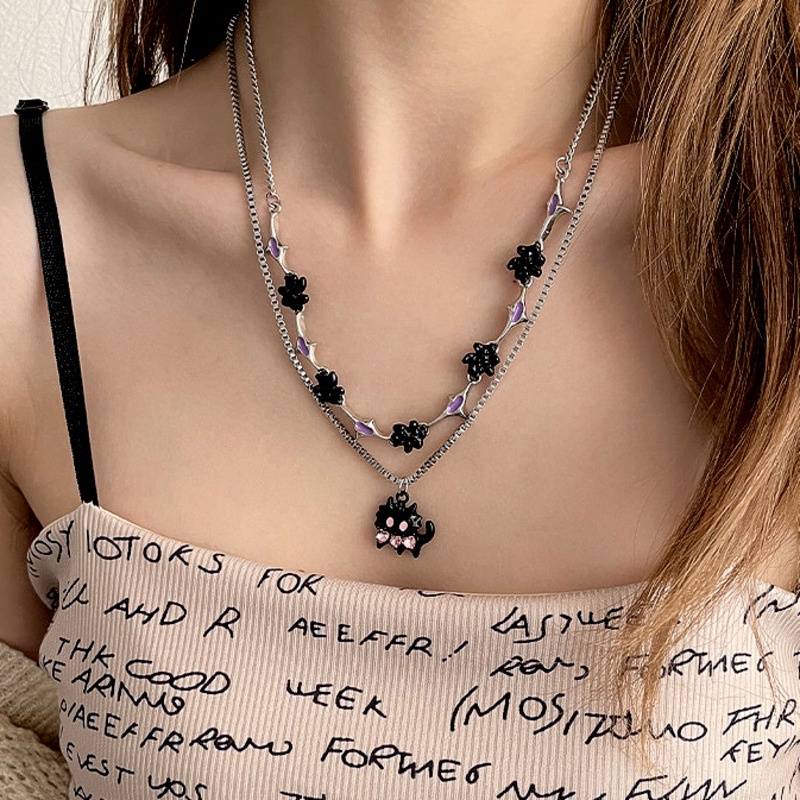 Vòng cổ Mặt Hình Mèo Đen Và Hoa Sang Trọng