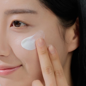 Kem Chống Nắng Skin1004 Madagascar Centella Air Fit Suncream Light 50ml