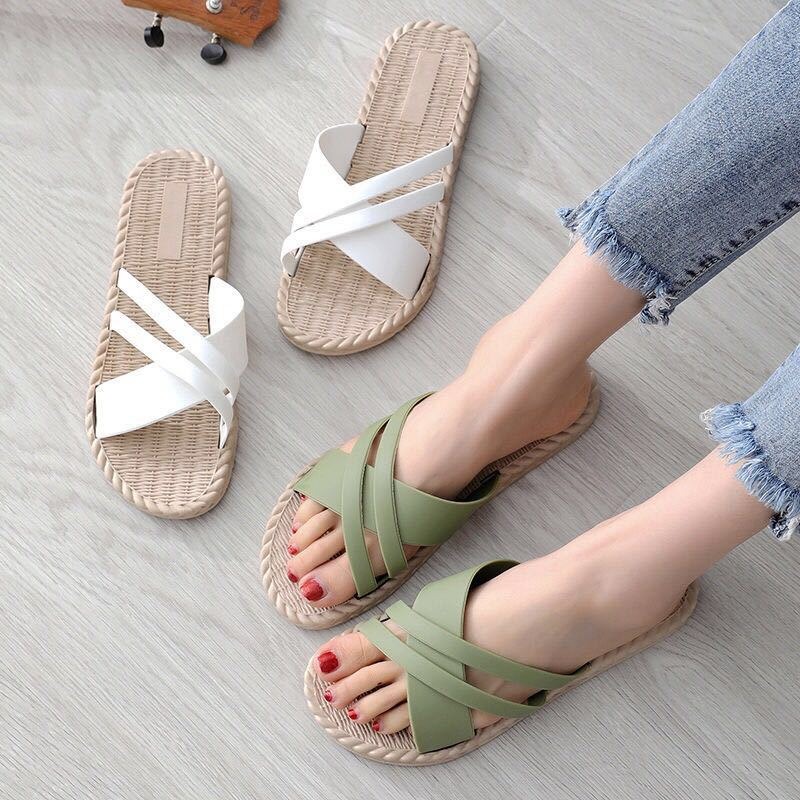 Dép Đi Biển Quai Chéo Đế Bệt Chất Nhựa Chống Nước - Giày Sandanl Nữ Màu Sắc Nhã Nhặn Phong Cách Trẻ Trung