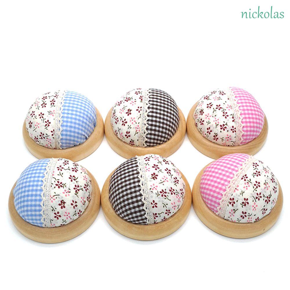 Giá Đỡ Kim Khâu Bằng Gỗ In Hoa Xinh Xắn Tiện Dụng