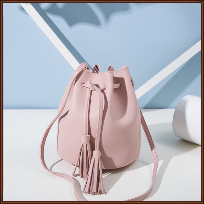 Túi Đeo Vai Rút Dây Màu Trơn Phối Tua Rua Thời Trang Cho Nữ