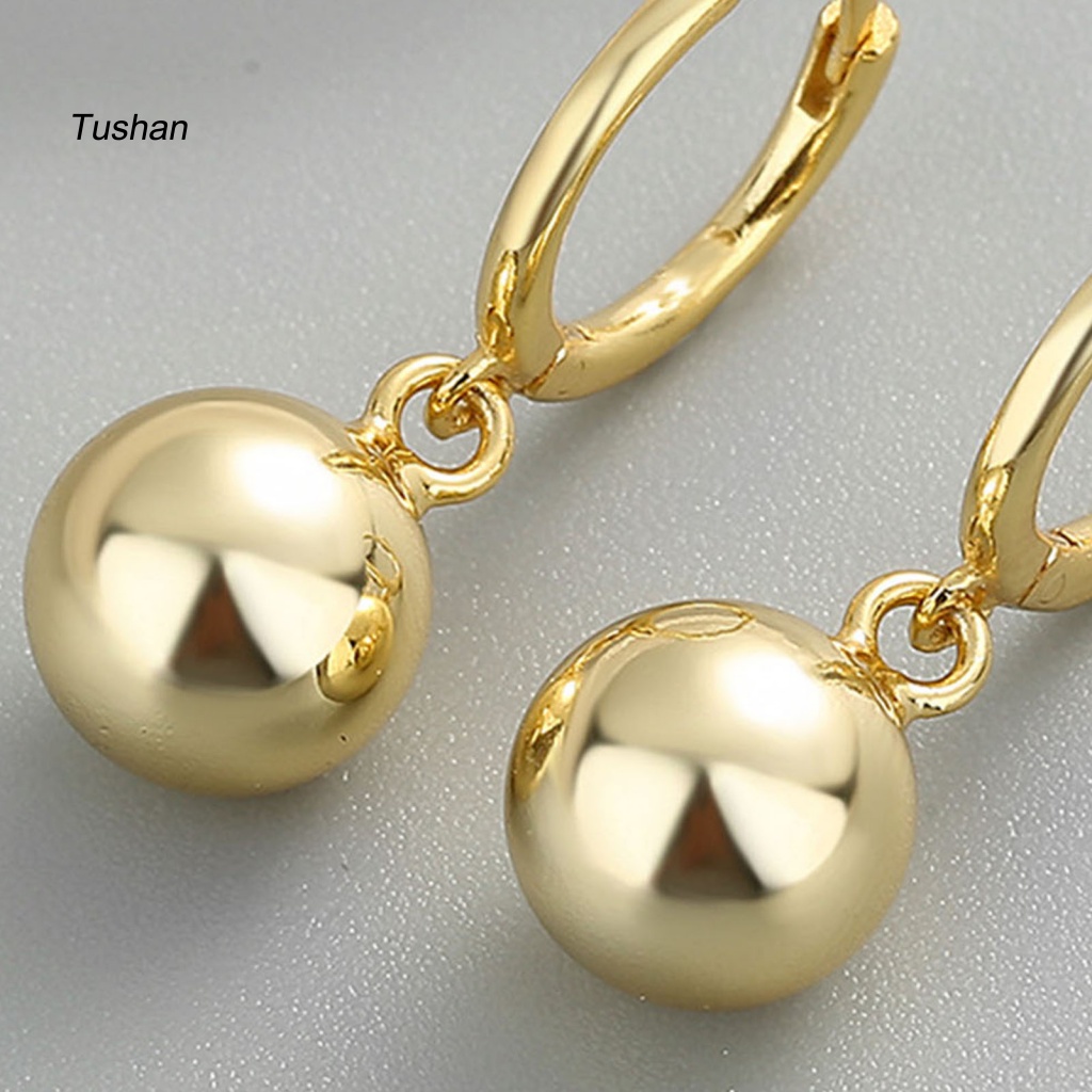 1 Đôi Bông Tai Dạng Vòng Màu Trơn Khối Lượng Nhẹ Dành Cho Nữ